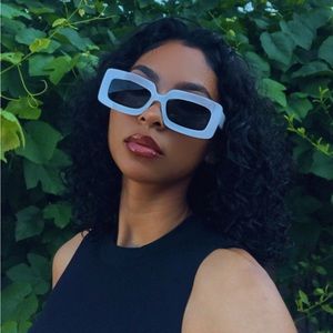 Meet your Posher, Selaya